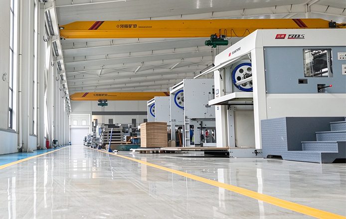 Yuancheng machinery factory workshop with die cutting machines